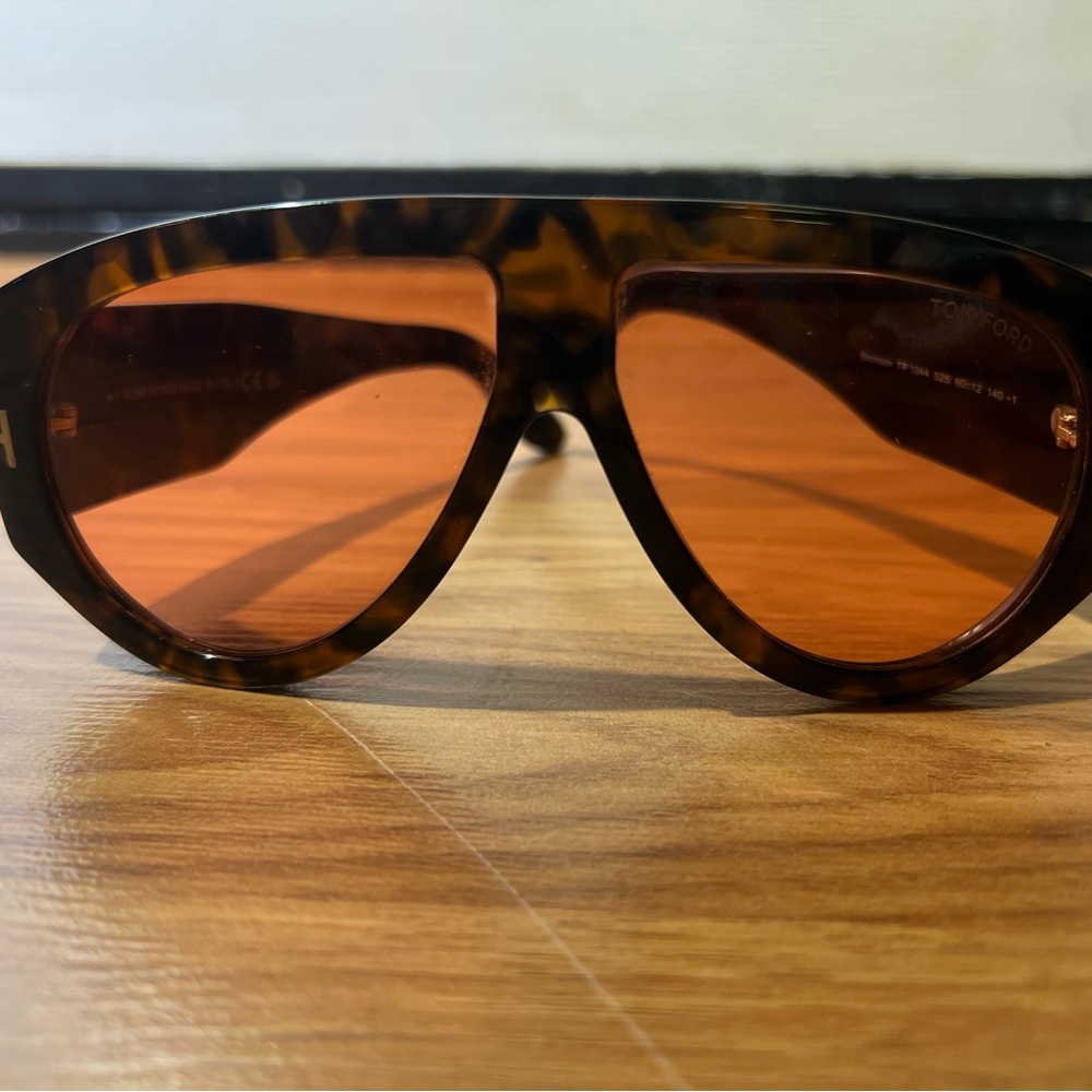 Tom Ford Tortoise Shell Designer Sunglasses - Picture 3 of 15